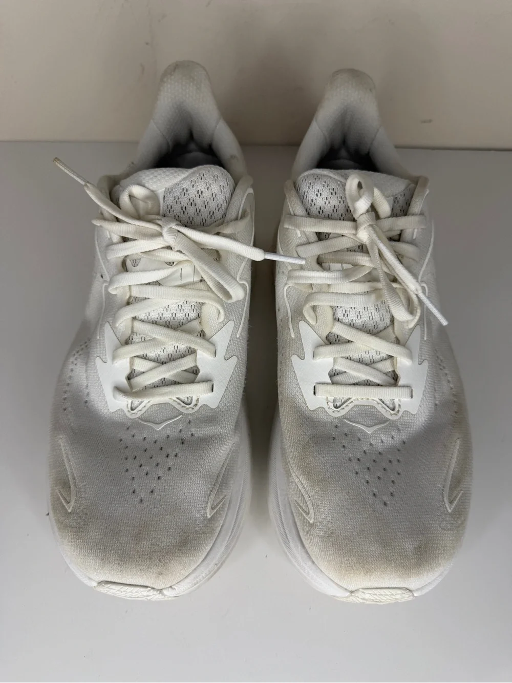 Hoka One One Clifton 10 Men Size 9.5 2E Triple White Sneakers Shoes 1162030 WWH